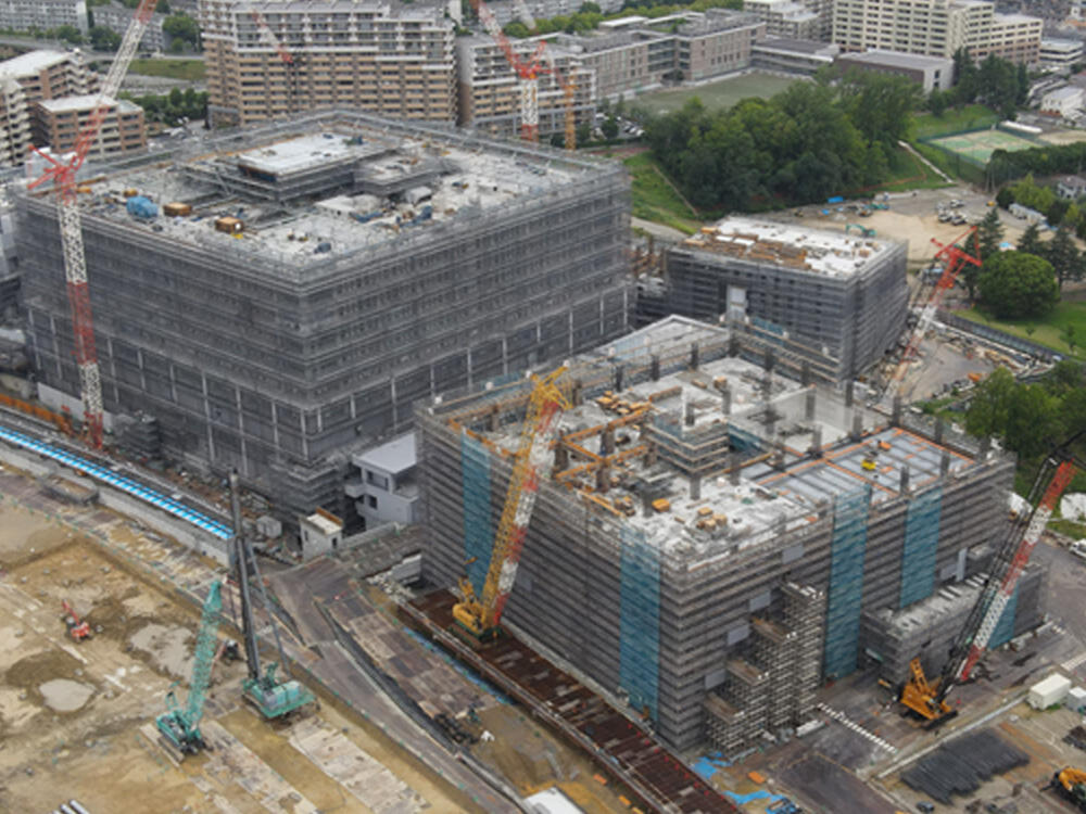 病院（診療棟、研究棟、サービス棟）と講義・実習棟