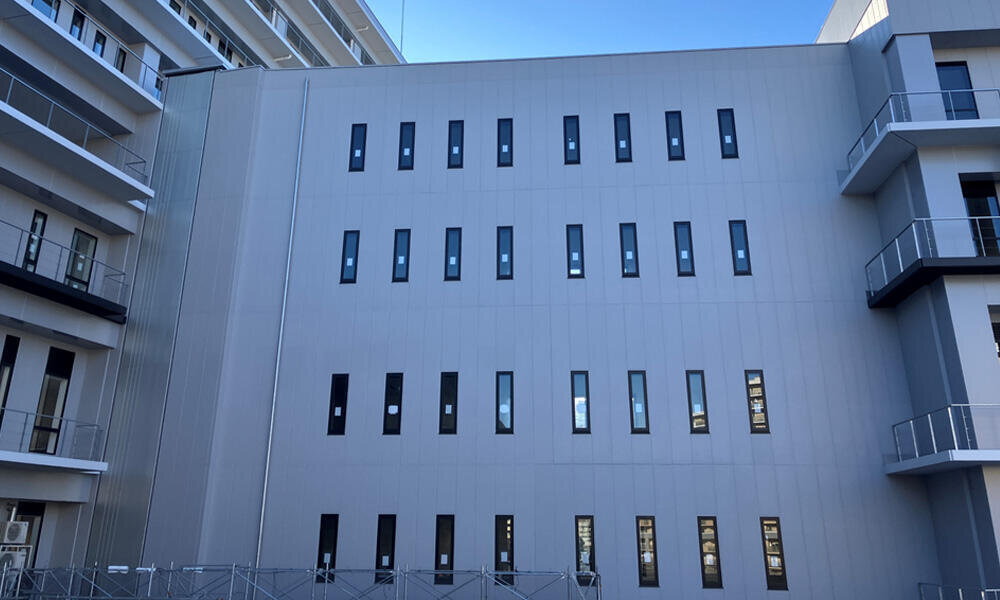 2025年1月1号館（外来棟-診療棟渡り廊下）