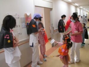 小児病棟でハロウィンイベント