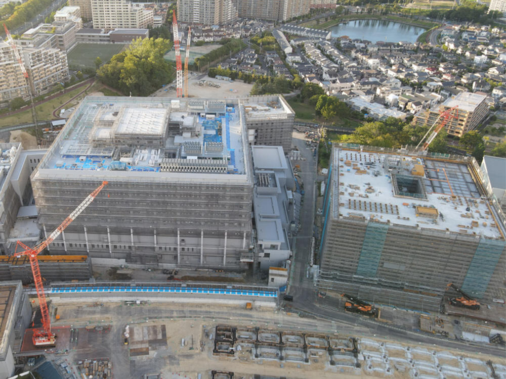 病院（診療棟、研究棟、サービス棟）と講義・実習棟